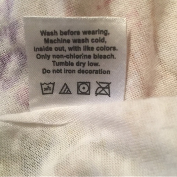 MARGARITAVILLE V NECK GRAPHIC TEE - Picture 4 of 4